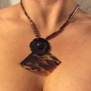 New tortoise shell hand made carey necklace